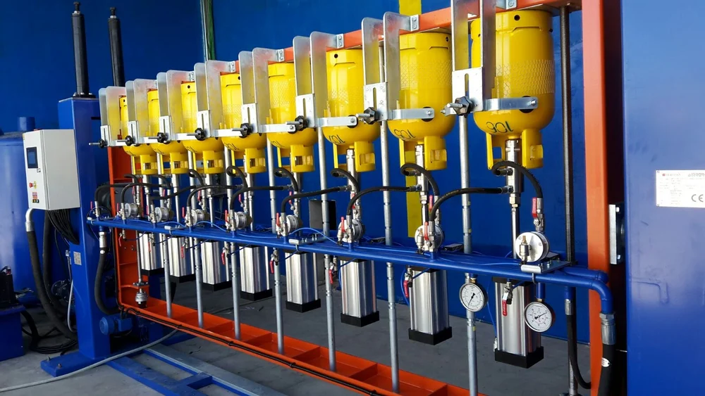 LPG Hydrostatic Testing Unit - Premium Engineering